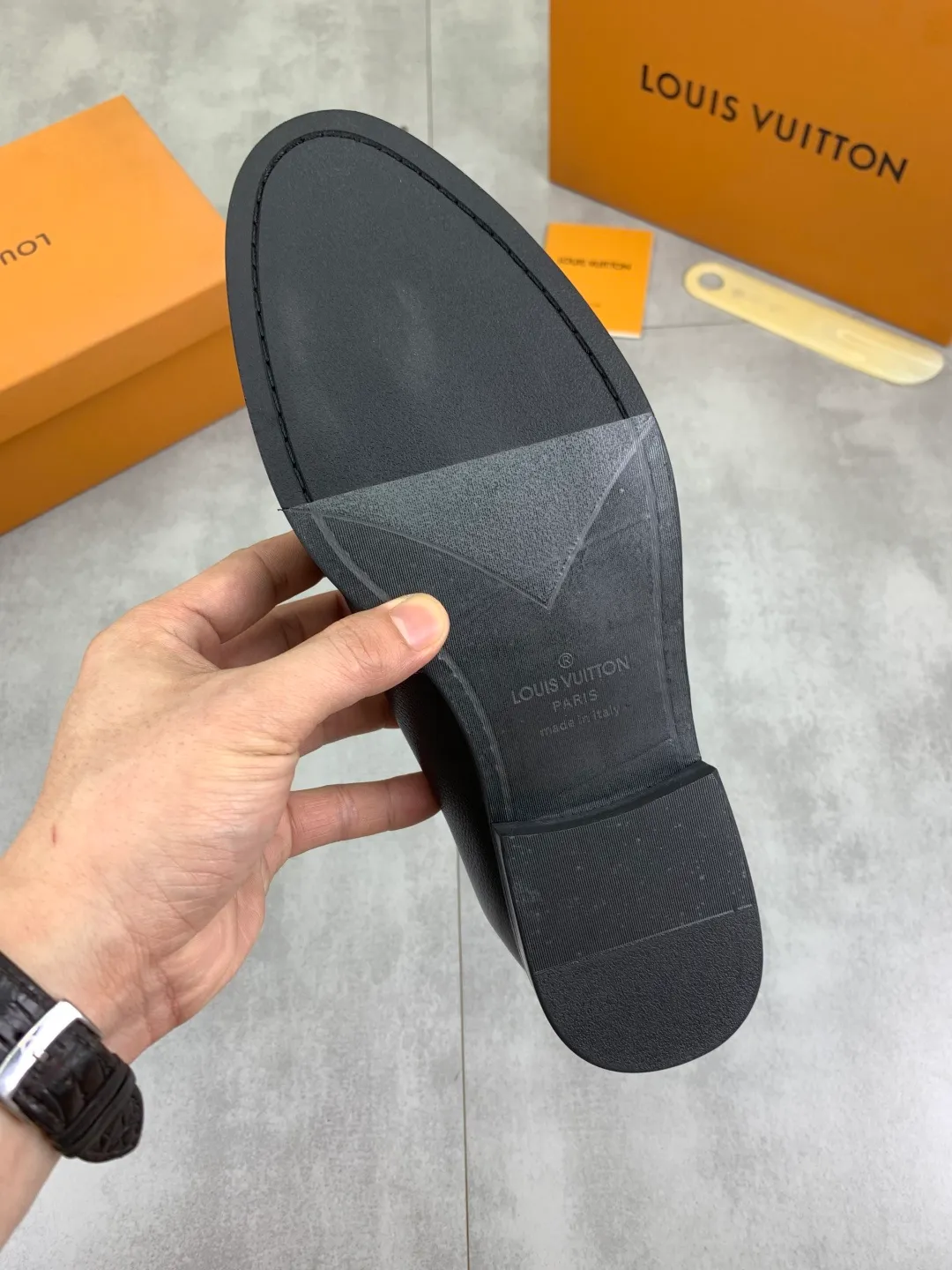 Men's Men's Shoes 💰P420 [New Style] 💰Yangli💎💎💎[Louis Vuitton] LV high-end men's formal business leather shoes, original order 1:1! Original imported calfskin, original metal buckle, imported sheepskin lining for feet, original outsole, men's shoe size: 39-45 (38.46 customized) black optional